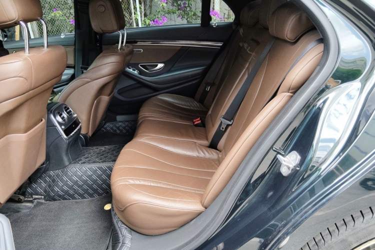Used Mercedes-Benz S-Class 2019 S 320 L Left Rear Seat
