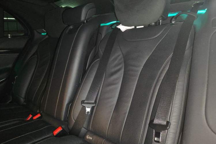 Used Mercedes-Benz S-Class 2019 S 450 L 4MATIC Exclusive Edition Left Rear Seat