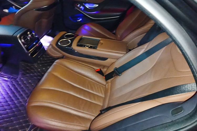 Used Mercedes-Benz S-Class 2019 S 450 L 4MATIC Left Rear Seat