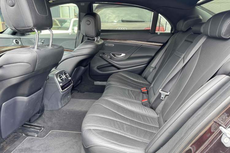 Used Mercedes-Benz S-Class 2019 S 320 L Left Rear Seat