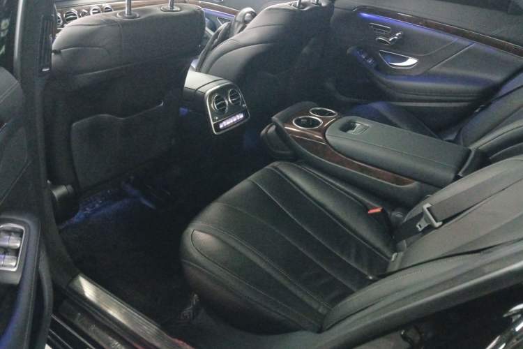 Used Mercedes-Benz S-Class 2019 S 350 L Executive Edition Left Rear Seat