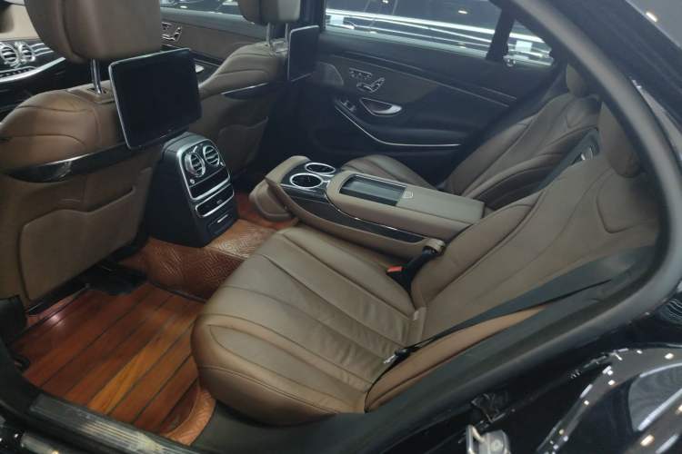 Used Mercedes-Benz S-Class 2019 S 450 L 4MATIC Left Rear Seat