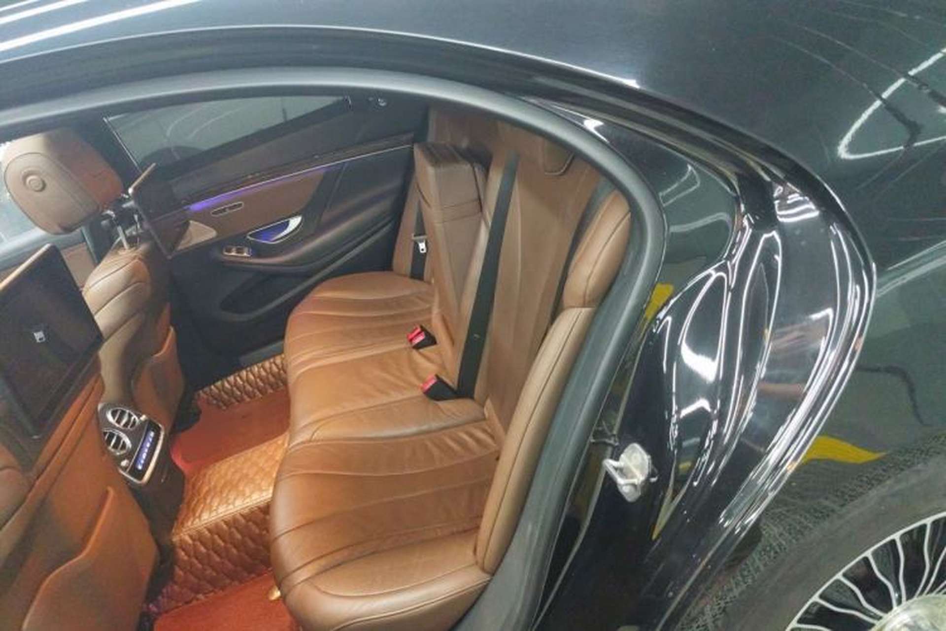 Used Mercedes-Benz S-Class 2019 S 320 L Left Rear Seat