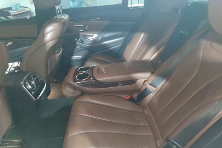 Used Mercedes-Benz S-Class 2019 S 350 L Executive Edition Left Rear Seat