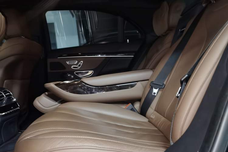 Used Mercedes-Benz S-Class 2019 S 350 L Executive Edition Left Rear Seat