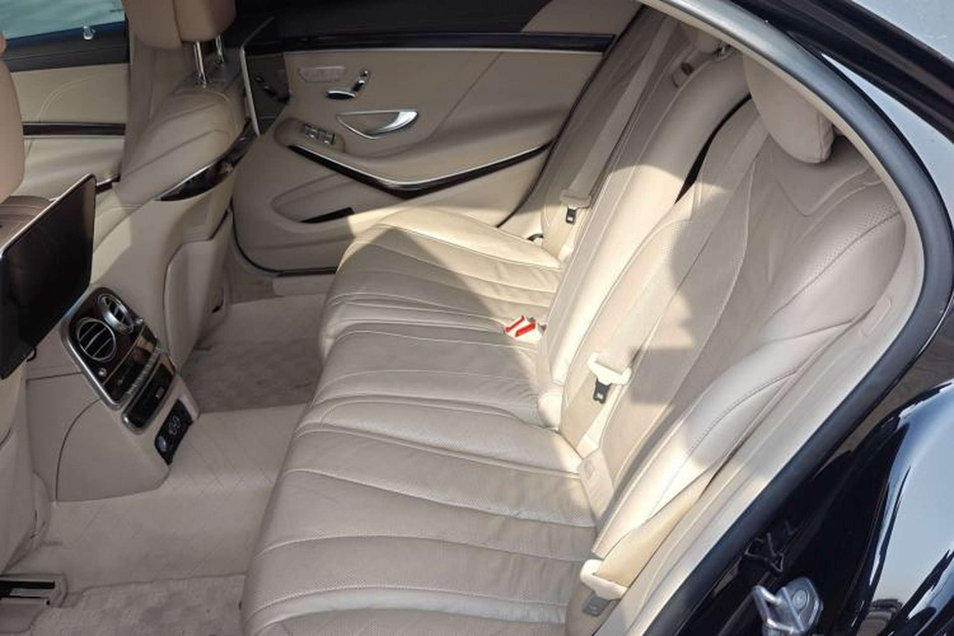 Used Mercedes-Benz S-Class 2019 S 350 L Luxury Edition Prestige Edition Left Rear Seat