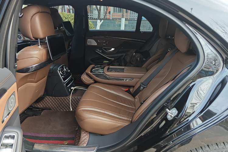 Used Mercedes-Benz S-Class 2019 S 450 L 4MATIC Exclusive Edition Left Rear Seat