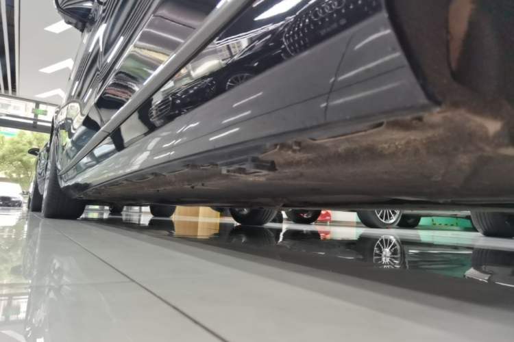 Used Mercedes-Benz S-Class 2019 S 350 L Luxury Model Left Side Sill