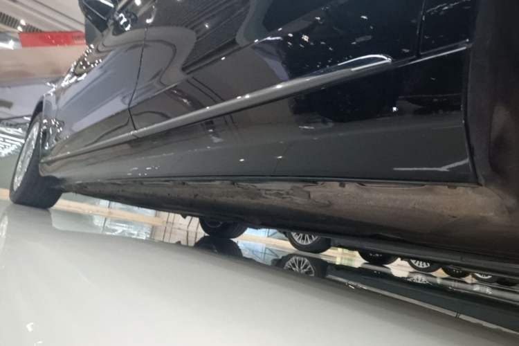 Used Mercedes-Benz S-Class 2019 S 350 L Executive Edition Left Side Sill