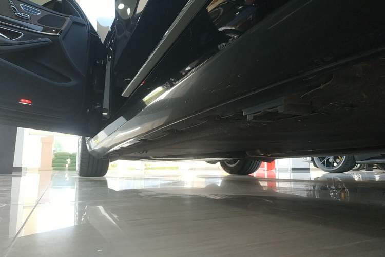 Used Mercedes-Benz S-Class 2019 S 320 L Left Side Sill