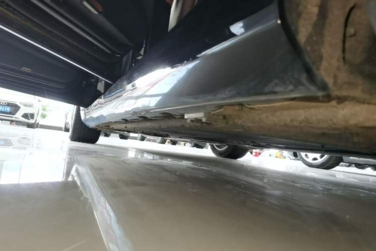 Used Mercedes-Benz S-Class 2019 S 350 L Executive Edition Left Side Sill