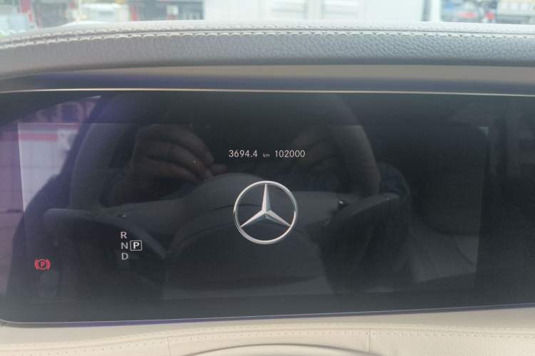 Used Mercedes-Benz S-Class 2019 S 320 L Prestige Edition Odometer Close Up
