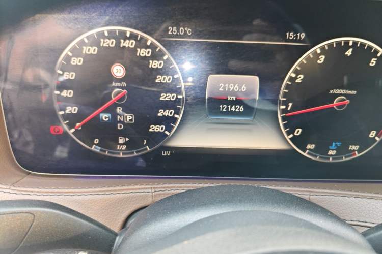 Used Mercedes-Benz S-Class 2019 S 450 L 4MATIC Odometer Close Up
