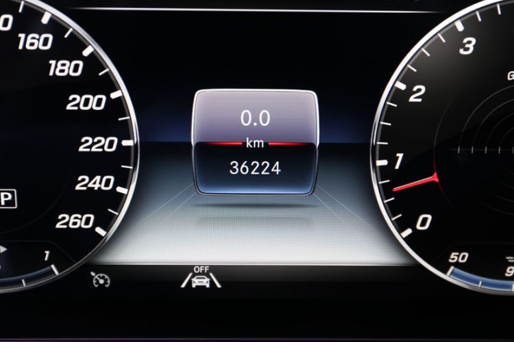 Used Mercedes-Benz S-Class 2019 S 350 L Luxury Edition Prestige Edition Odometer Close Up