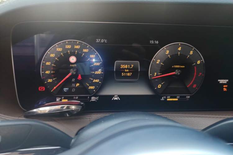 Used Mercedes-Benz S-Class 2019 S 450 L 4MATIC Exclusive Edition Odometer Close Up