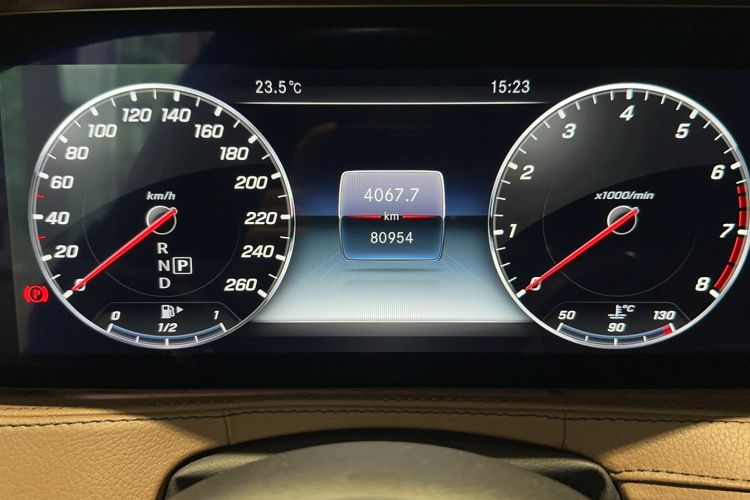 Used Mercedes-Benz S-Class 2019 S 450 L 4MATIC Exclusive Edition Odometer Close Up