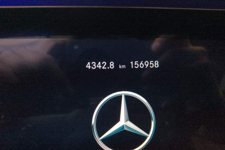 Used Mercedes-Benz S-Class 2019 S 350 L Prestige Model Ultimate Collection Odometer Close Up