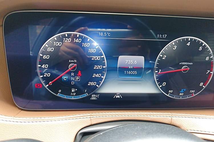 Used Mercedes-Benz S-Class 2019 S 450 L 4MATIC Exclusive Edition Odometer Close Up