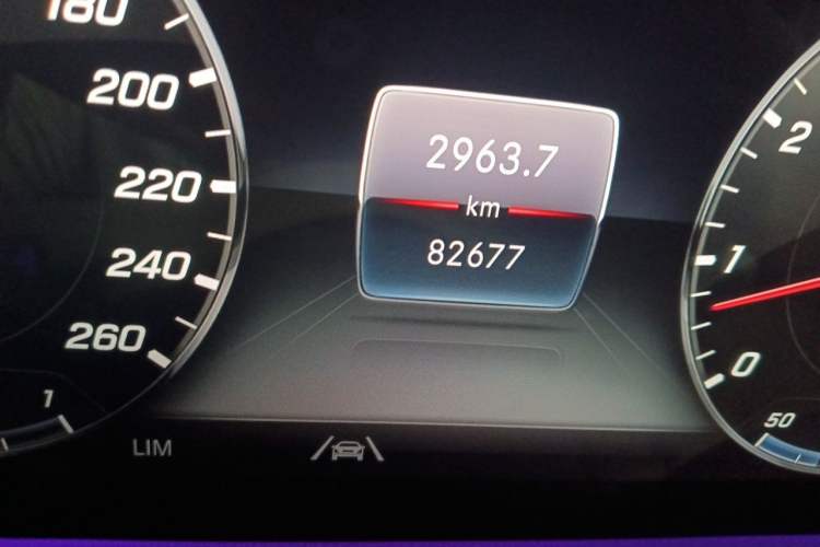 Used Mercedes-Benz S-Class 2019 S 350 L Luxury Edition Prestige Edition Odometer Close Up