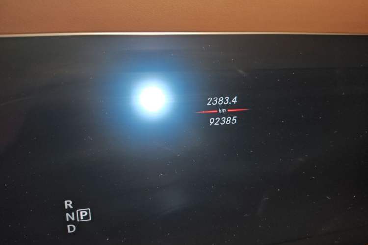 Used Mercedes-Benz S-Class 2019 S 320 L Odometer Close Up