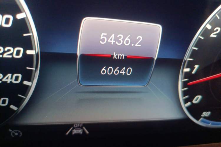 Used Mercedes-Benz S-Class 2019 S 350 L Prestige Model Ultimate Collection Odometer Close Up