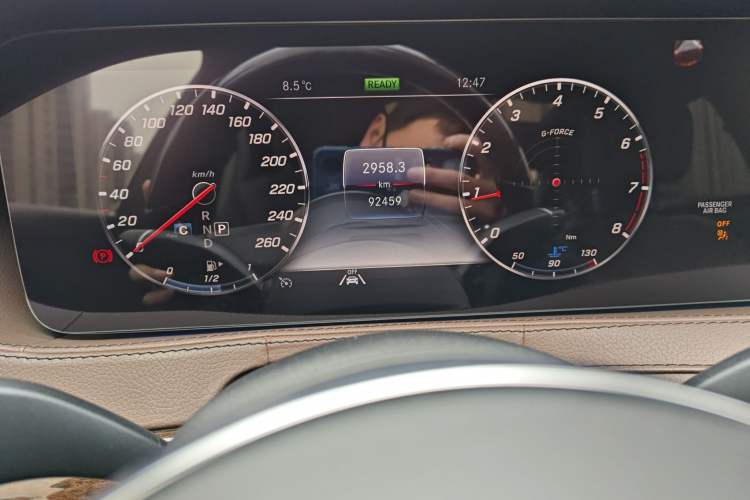 Used Mercedes-Benz S-Class 2019 S 320 L Prestige Edition Odometer Close Up