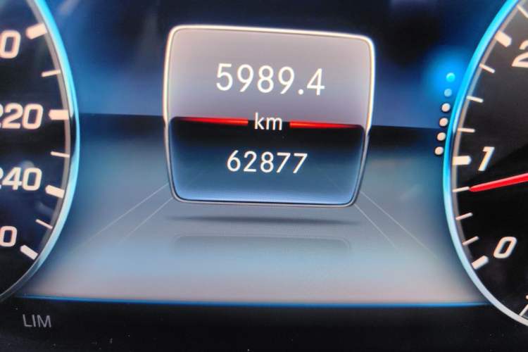 Used Mercedes-Benz S-Class 2019 S 450 L 4MATIC Exclusive Edition Odometer Close Up