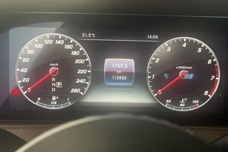 Used Mercedes-Benz S-Class 2019 S 350 L Luxury Model Odometer Close Up
