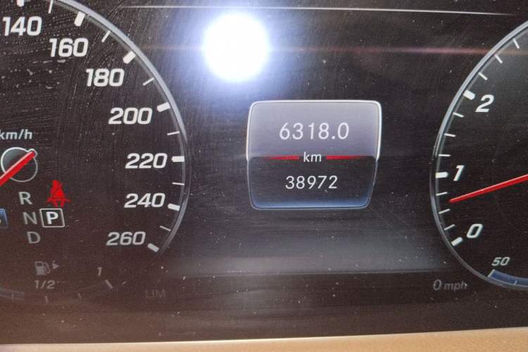 Used Mercedes-Benz S-Class 2019 S 350 L Executive Edition Odometer Close Up