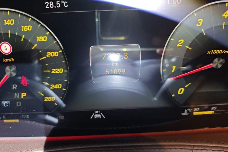 Used Mercedes-Benz S-Class 2019 S 350 L Prestige Model Ultimate Collection Odometer Close Up