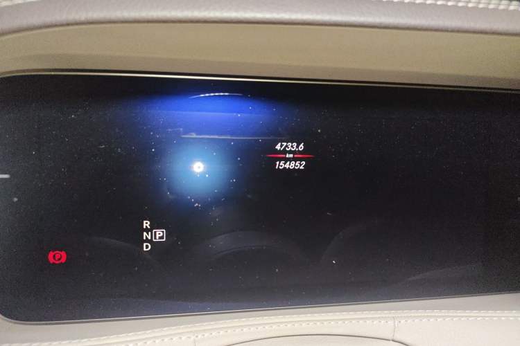 Used Mercedes-Benz S-Class 2019 S 350 L Luxury Edition Prestige Edition Odometer Close Up