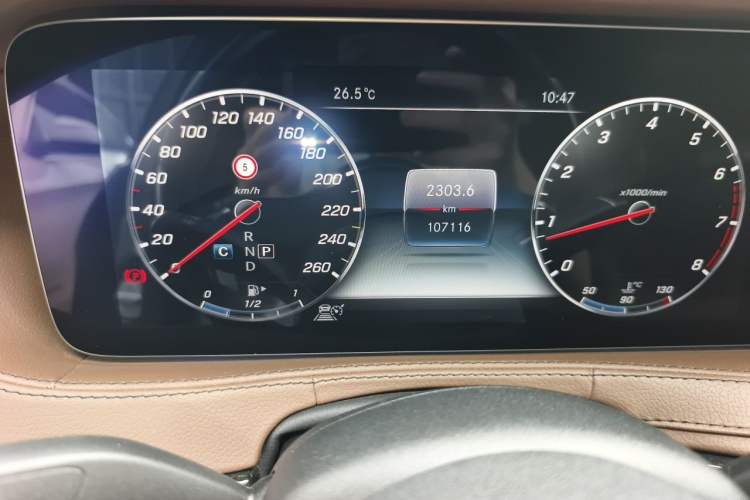 Used Mercedes-Benz S-Class 2019 S 450 L 4MATIC Odometer Close Up
