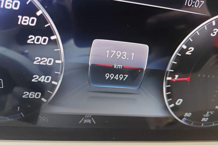 Used Mercedes-Benz S-Class 2019 S 350 L Prestige Model Ultimate Collection Odometer Close Up