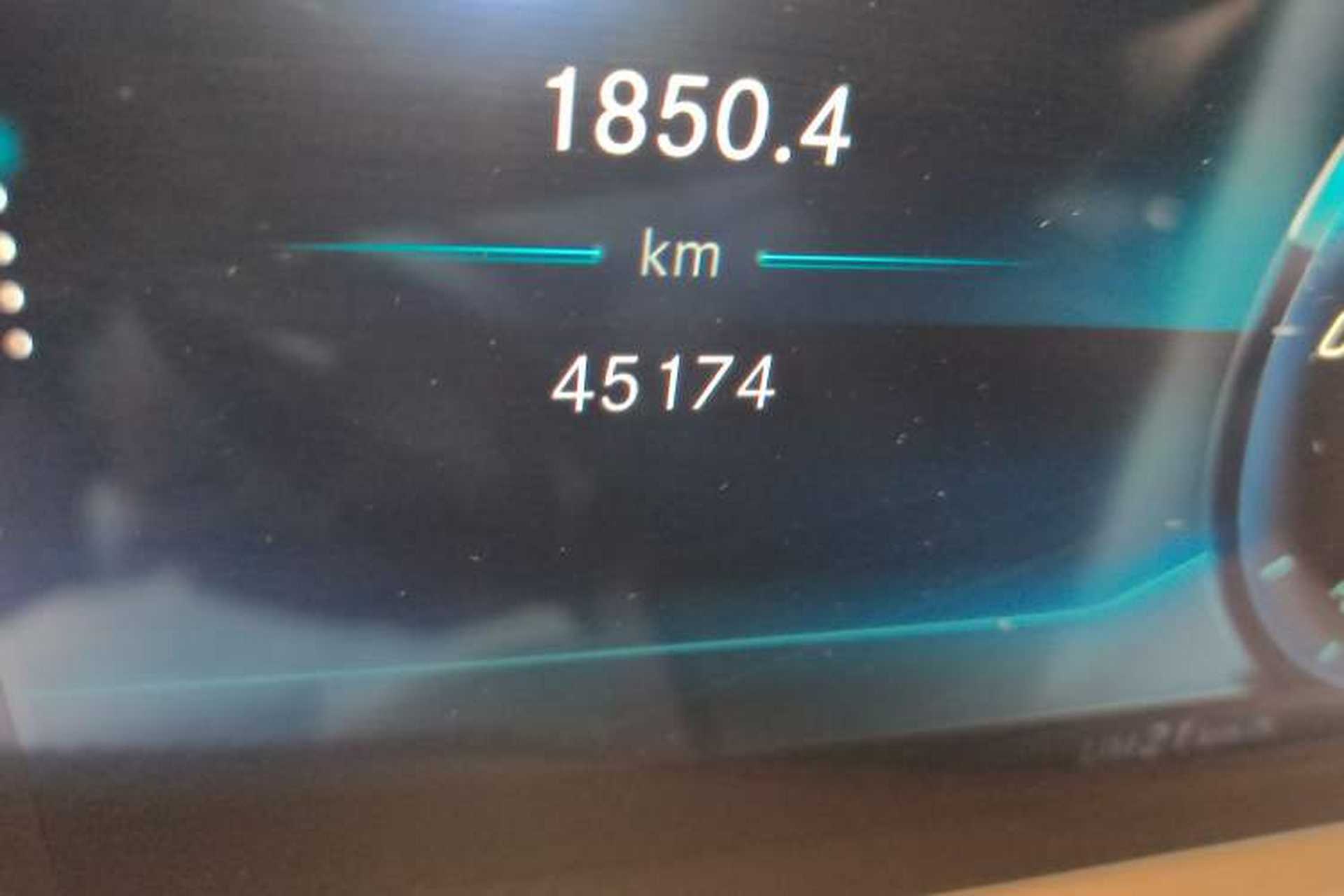 Used Mercedes-Benz S-Class 2019 S 320 L Odometer Close Up