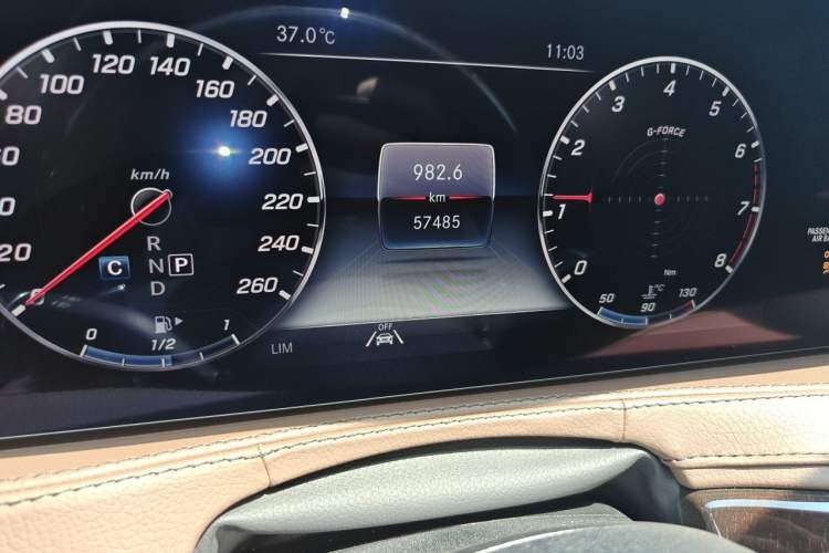 Used Mercedes-Benz S-Class 2019 S 350 L Prestige Model Ultimate Collection Odometer Close Up