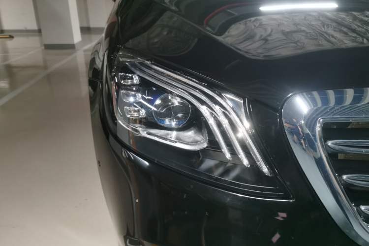 Used Mercedes-Benz S-Class 2019 S 320 L Right Front Headlight