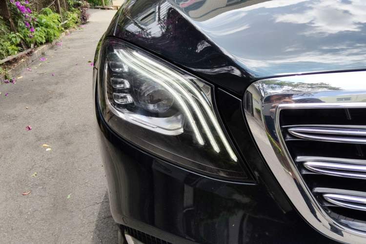 Used Mercedes-Benz S-Class 2019 S 320 L Right Front Headlight