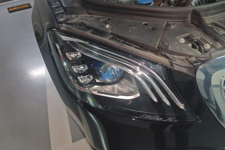 Used Mercedes-Benz S-Class 2019 S 320 L Right Front Headlight