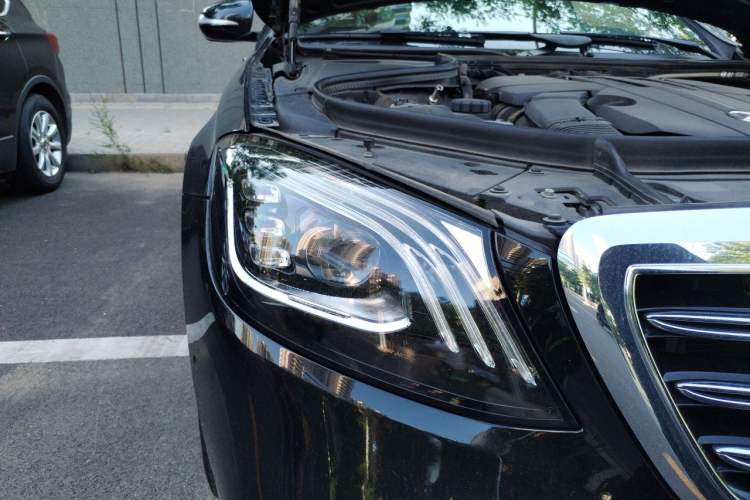 Used Mercedes-Benz S-Class 2019 S 350 L Executive Edition Right Front Headlight