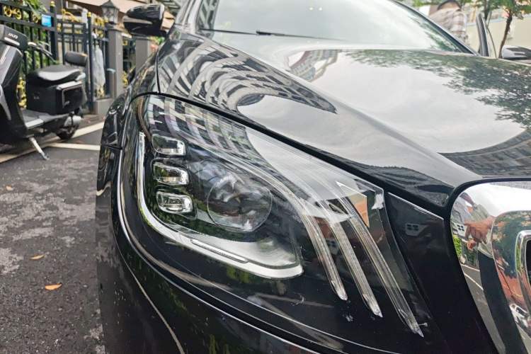 Used Mercedes-Benz S-Class 2019 S 350 L Executive Edition Right Front Headlight