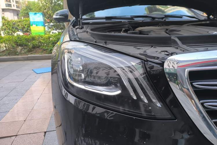 Used Mercedes-Benz S-Class 2019 S 450 L 4MATIC Exclusive Edition Right Front Headlight