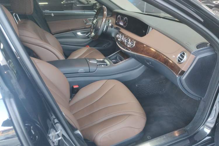 Used Mercedes-Benz S-Class 2019 S 350 L Executive Edition Right Front Seat