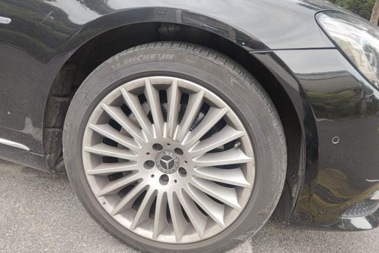 Used Mercedes-Benz S-Class 2019 S 320 L Prestige Edition Right Front Wheel Hub