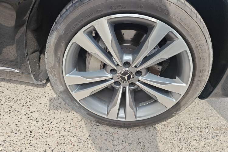 Used Mercedes-Benz S-Class 2019 S 350 L Luxury Edition Prestige Edition Right Front Wheel Hub