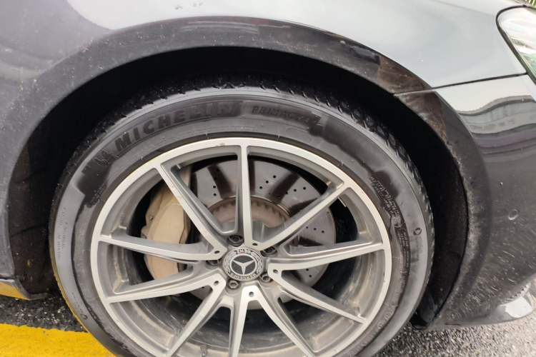 Used Mercedes-Benz S-Class 2019 S 450 L Right Front Wheel Hub
