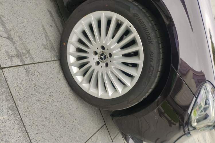 Used Mercedes-Benz S-Class 2019 S 320 L Prestige Edition Right Front Wheel Hub