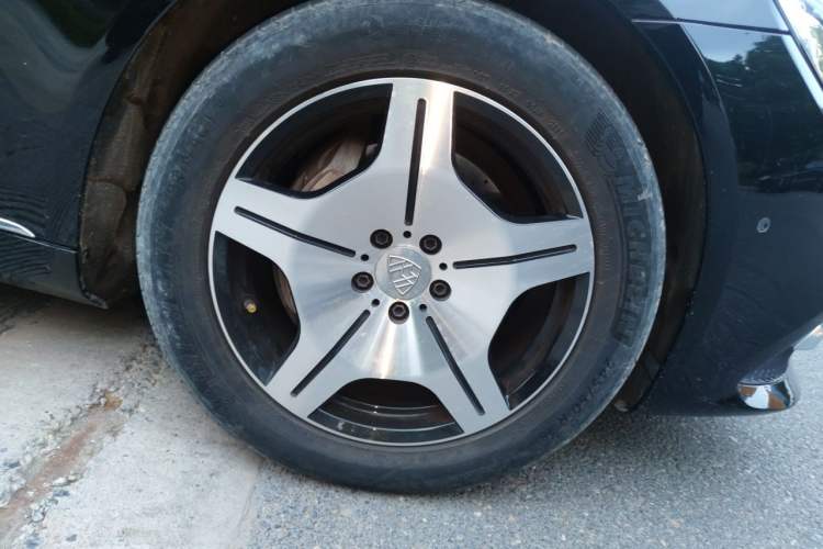 Used Mercedes-Benz S-Class 2019 S 320 L Right Front Wheel Hub
