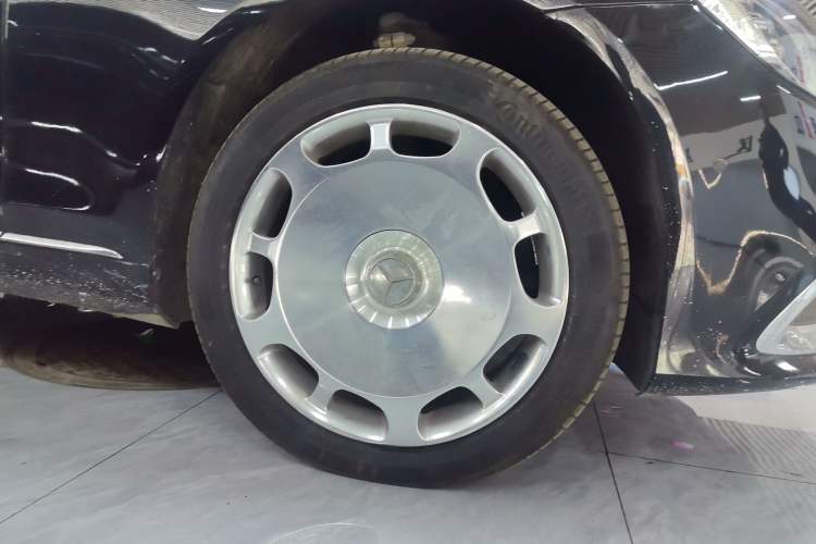 Used Mercedes-Benz S-Class 2019 S 450 L Right Front Wheel Hub