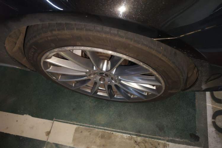 Used Mercedes-Benz S-Class 2019 S 350 L Executive Edition Right Front Wheel Hub