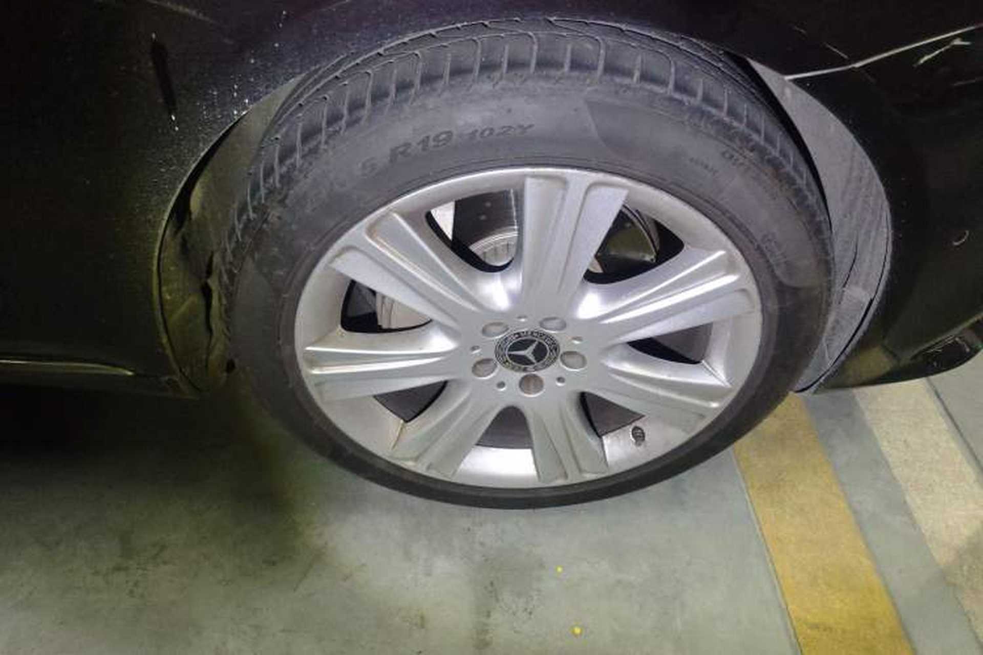 Used Mercedes-Benz S-Class 2019 S 350 L Prestige Model Ultimate Collection Right Front Wheel Hub